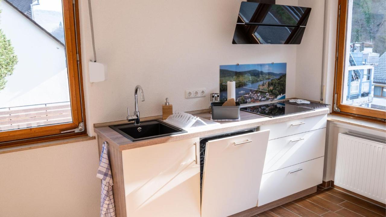 Rheintal-Ferien - 90 Qm Ferienwohnung Mit Wine & Style - Dein Urlaub Am Rhein Niederheimbach Exteriör bild